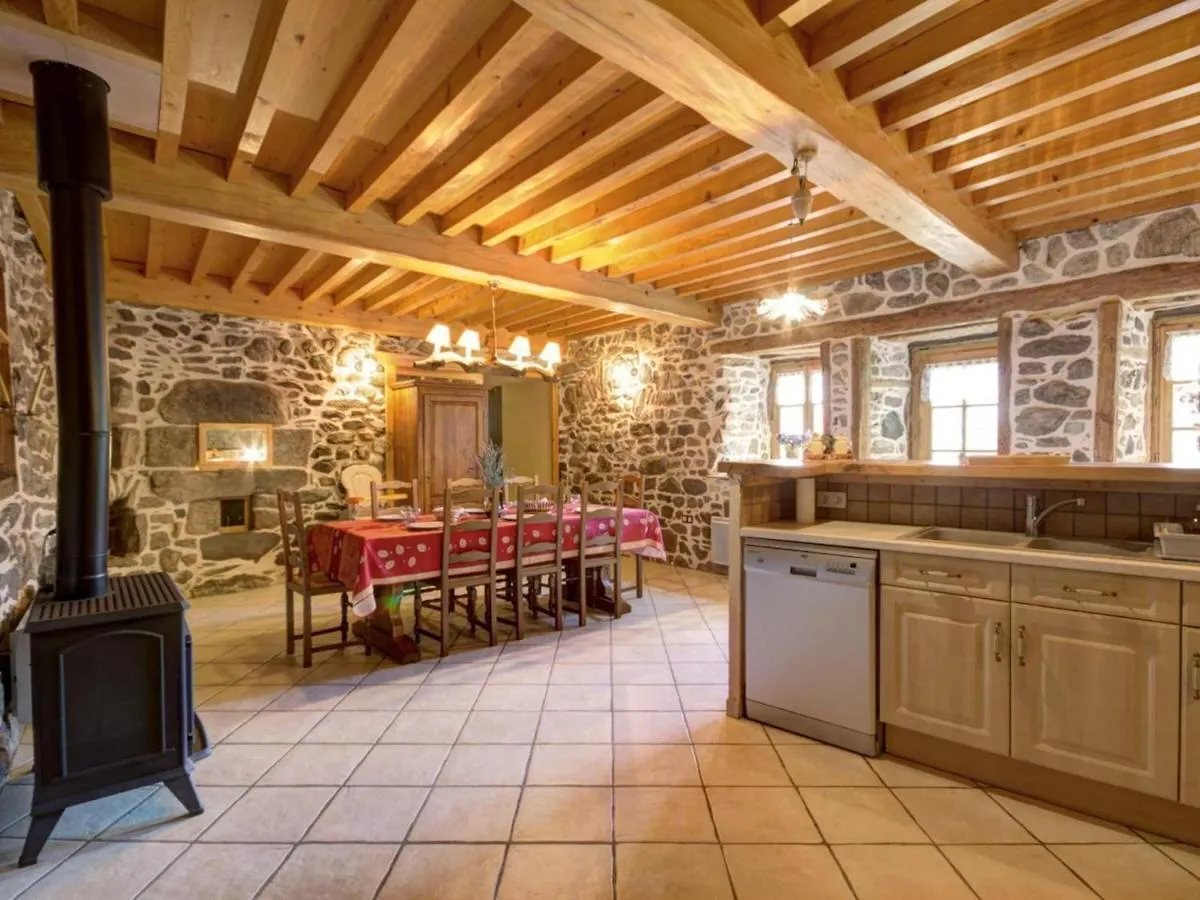 Gite Charmant Avec Cheminee, Terrasse, Et Jardin Prive A Saint-Just-En-Bas - Fr-1-496-19 0*,  France